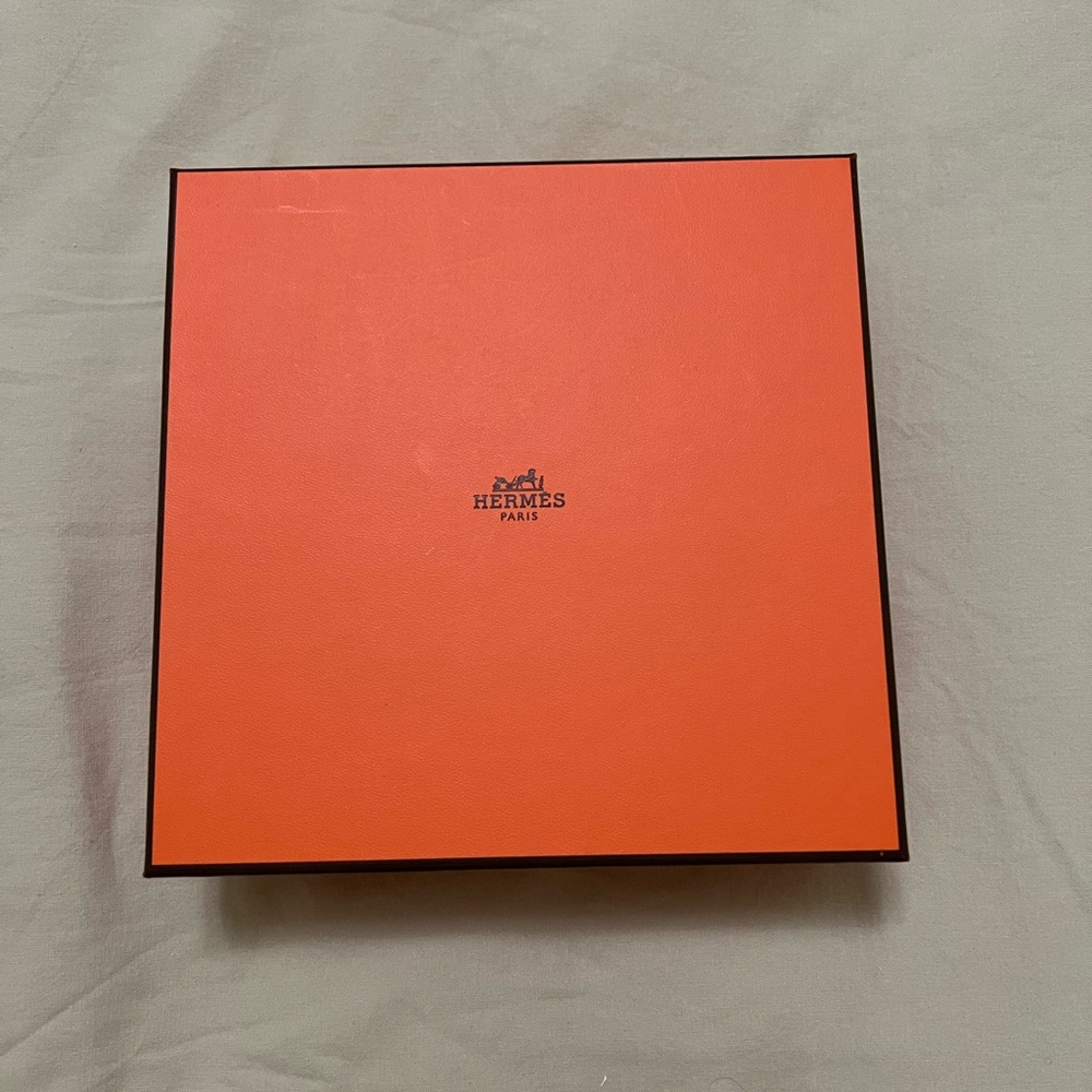 Hermes empty box.